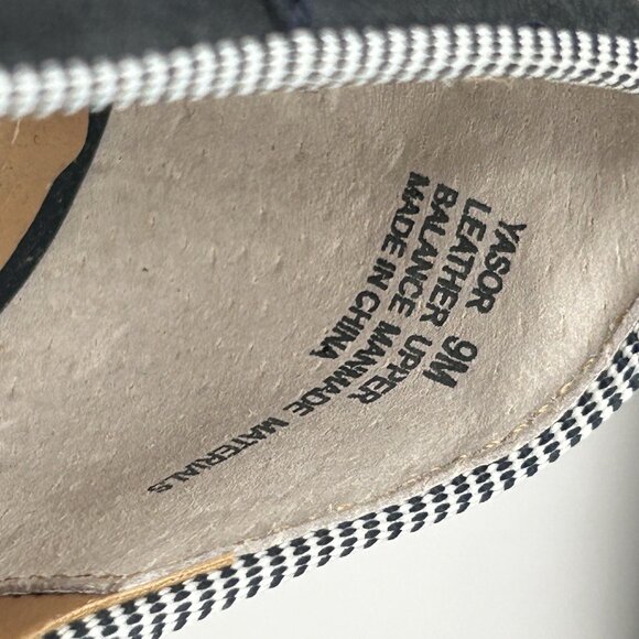 ME TOO YASOR  Women’s 9M Dark Blue Loafer Flats with White Trim - Picture 9 of 10